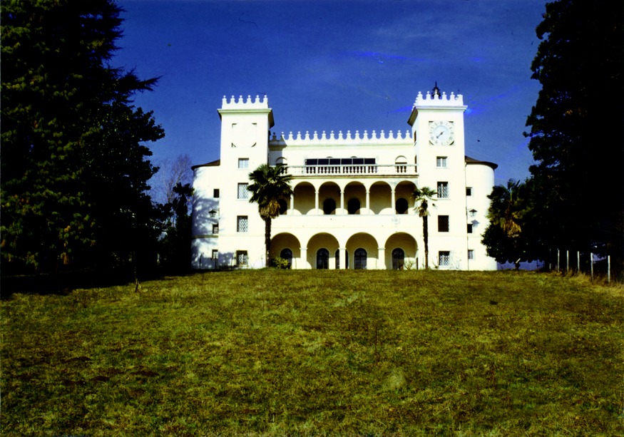 Pierrot, ville, Palazzo Bianchi